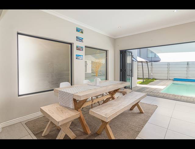 4 BEDROOM FREEHOLD FOR SALE IN PARKLANDS NORTH